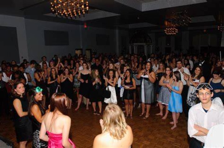 Do colleges have homecoming?