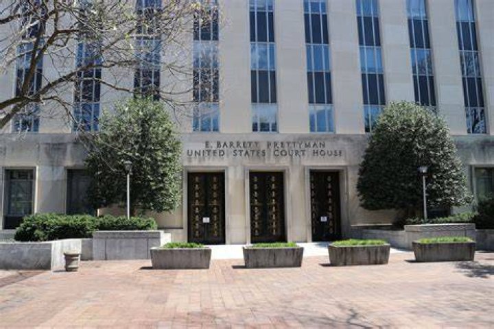 Has the federal courthouse in portland been damaged?