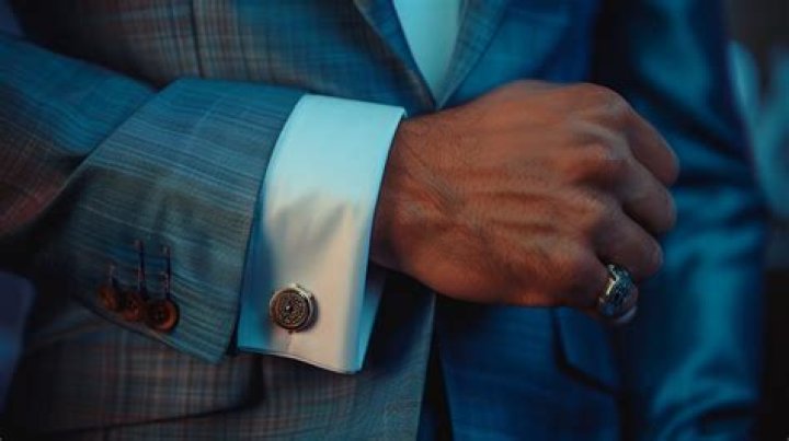 Should i wear cufflinks to a job interview?