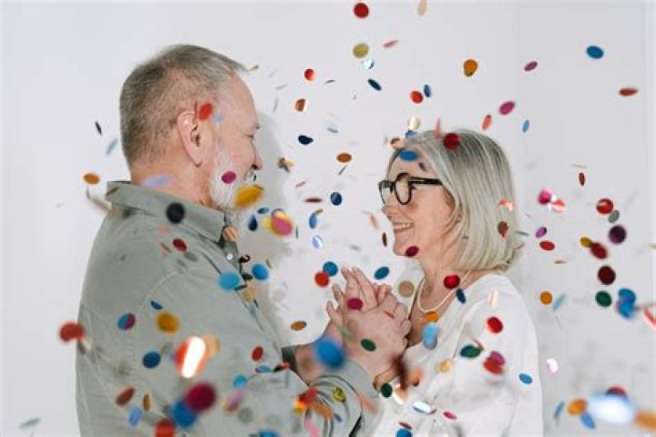 Should you celebrate monthly anniversaries?