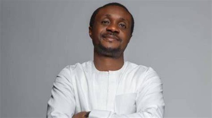 Which church do nathaniel bassey attend?