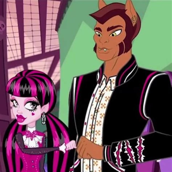 Who is clawdeen wolf's boyfriend?