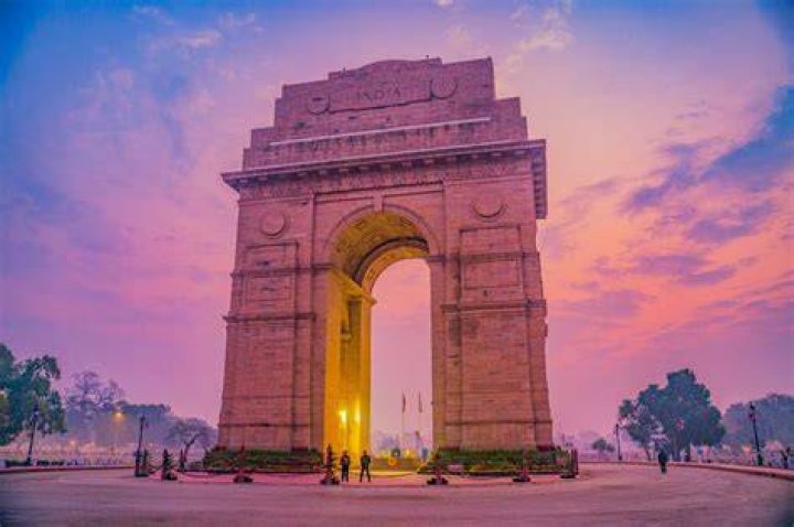 Why india is famous?
